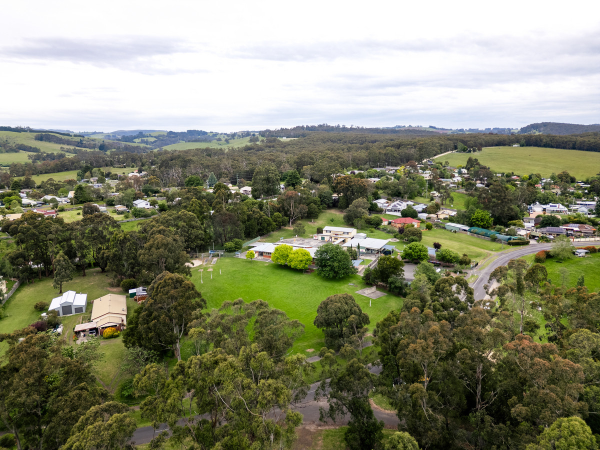 Your Dream Lifestyle Awaits - 4,000m²+ Lots with Breathtaking Rural Views