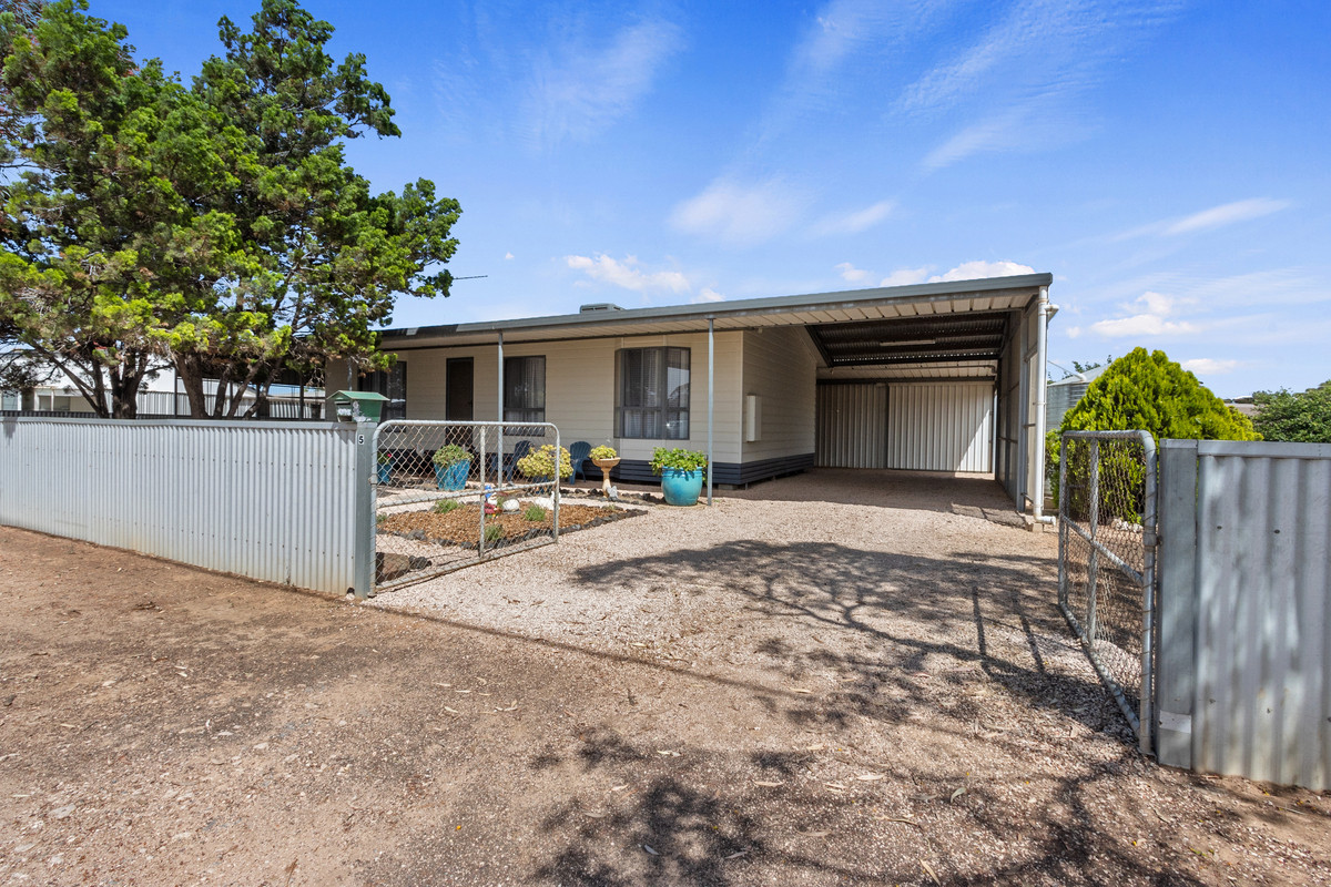 Residential for sale in Wallaroo, 5 Bingo Street, Wallaroo SA 5556, 1210 m²