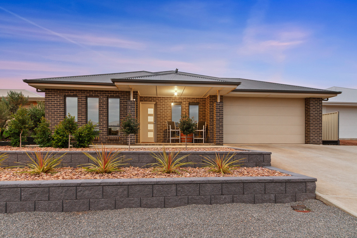 Residential for sale in Wallaroo, 7 Pommern Way, Wallaroo SA 5556, 675 m²