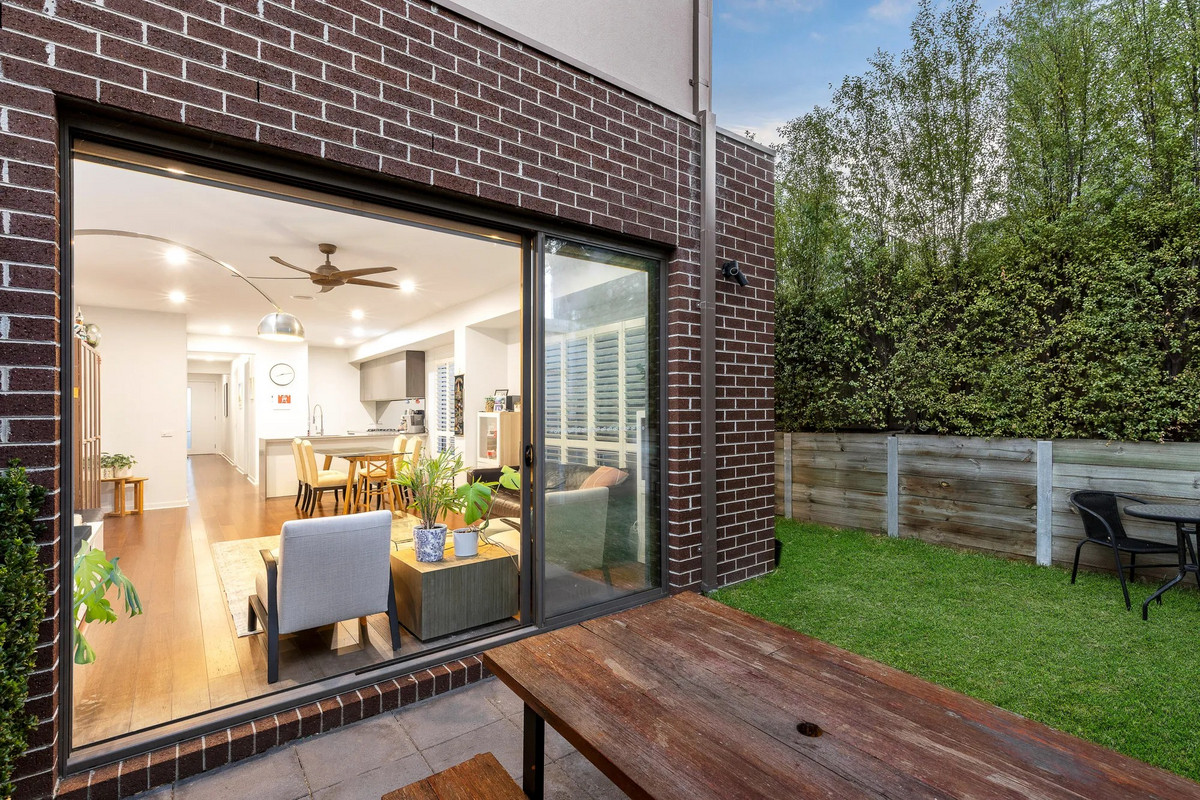 Stylish Family Living in a Peaceful Cul-de-Sac