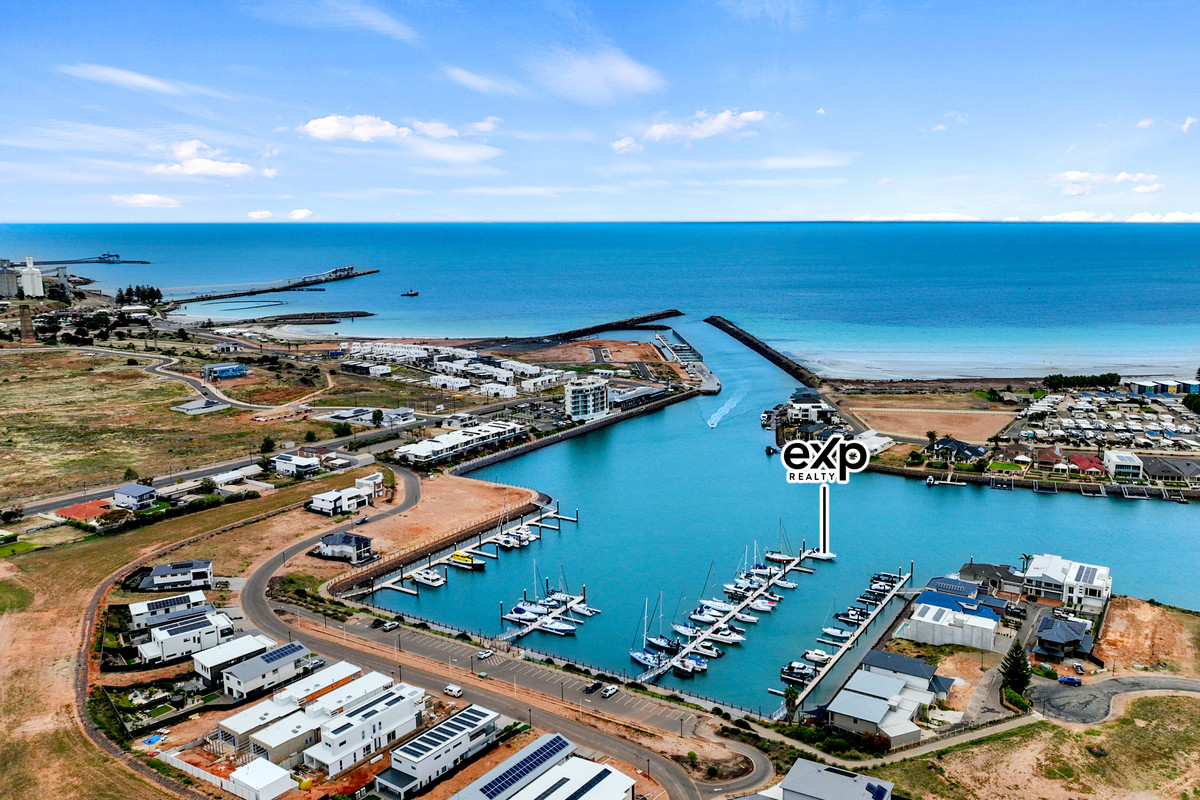 Marina berth, 67sqm site, 10m long with easy mooring location