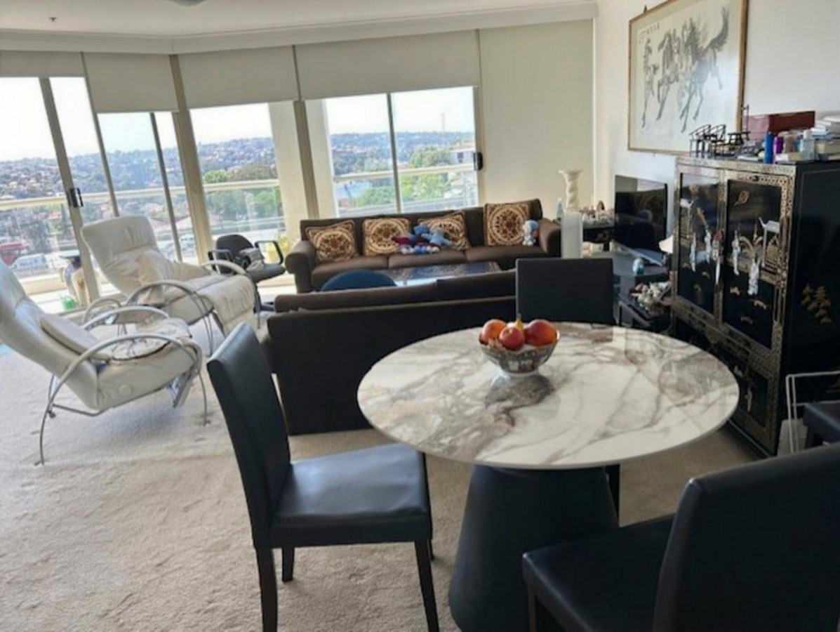 North/Eastern Aspect in a Prestigious Tower - Fireworks from your balcony