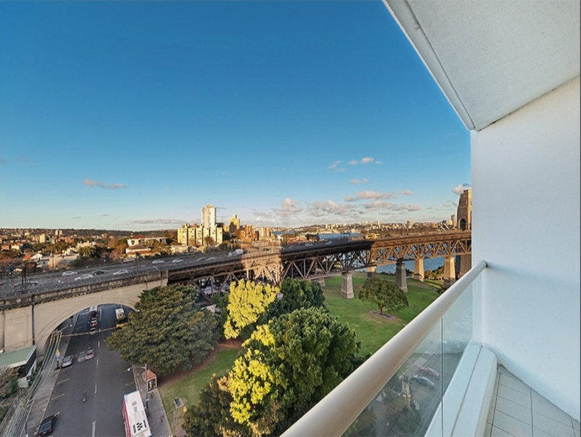 North/Eastern Aspect in a Prestigious Tower - Fireworks from your balcony