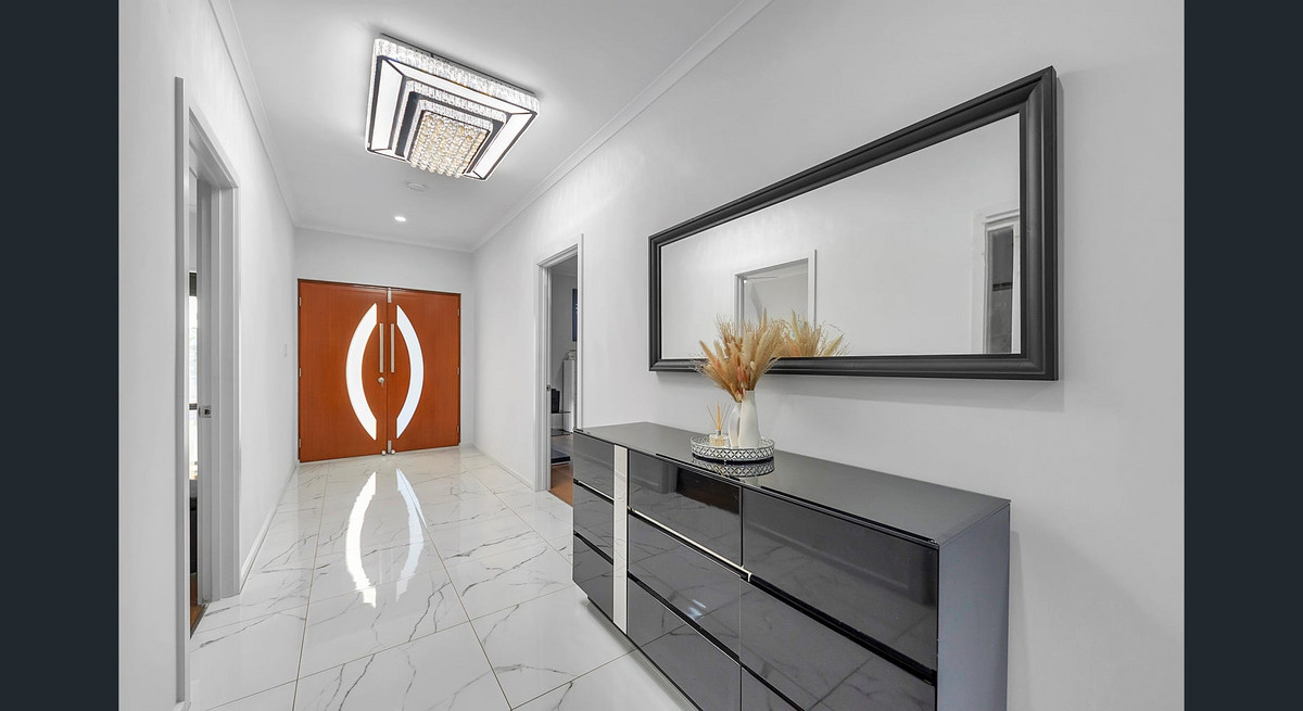 🏡 Grand Modern Family Entertainer on 655sqm with 21.3m Frontage – Perfect for Big Families & Upsizers