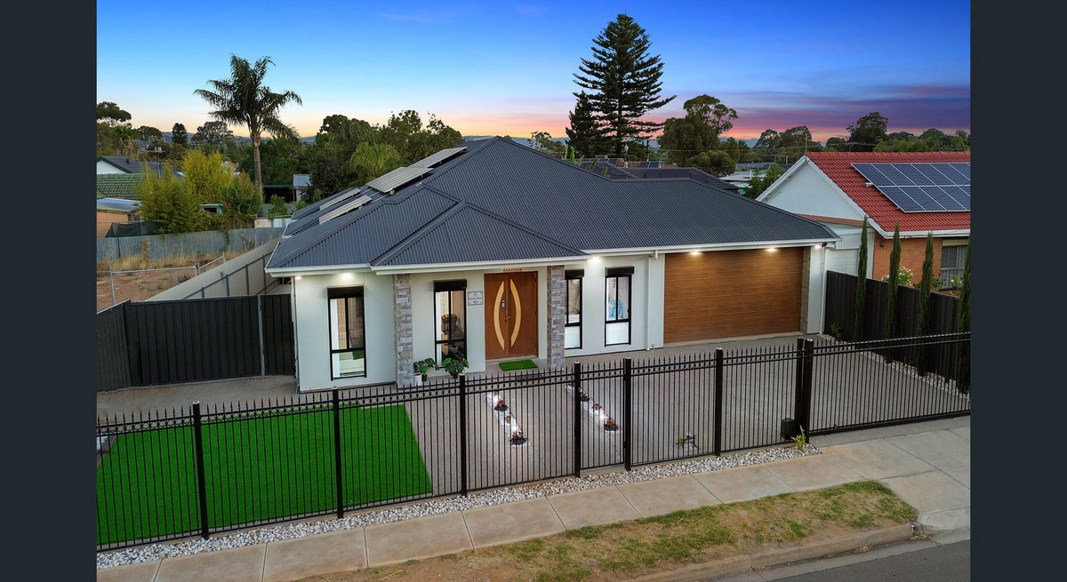 🏡 Grand Modern Family Entertainer on 655sqm with 21.3m Frontage – Perfect for Big Families & Upsizers