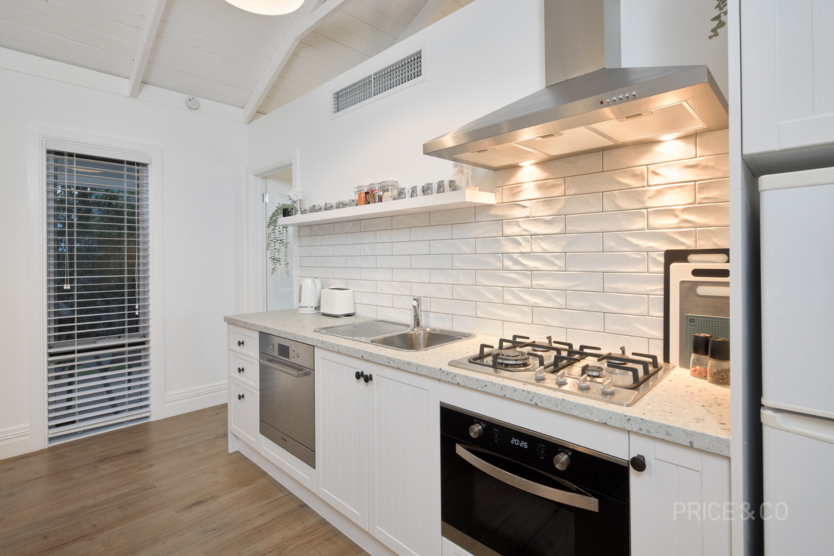 Plum Tree Cottage – A Private One-Bedroom Retreat with Timeless Charm