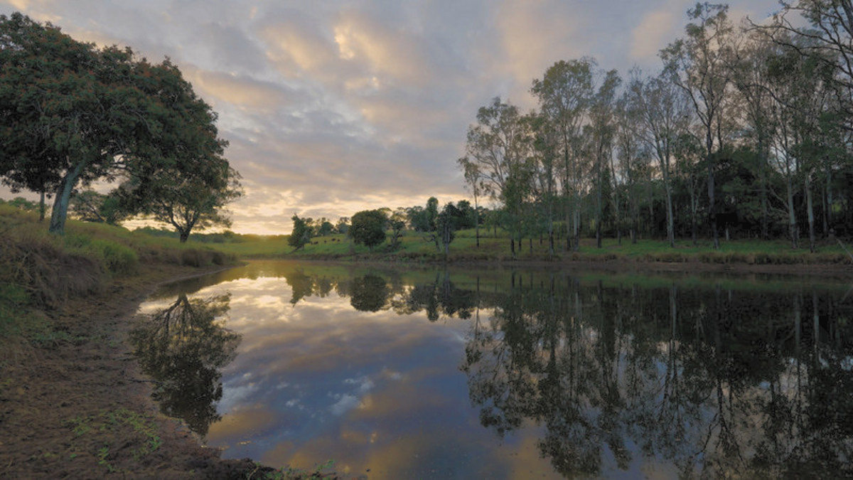 32  acres with Victorian Style Modern Queenslander