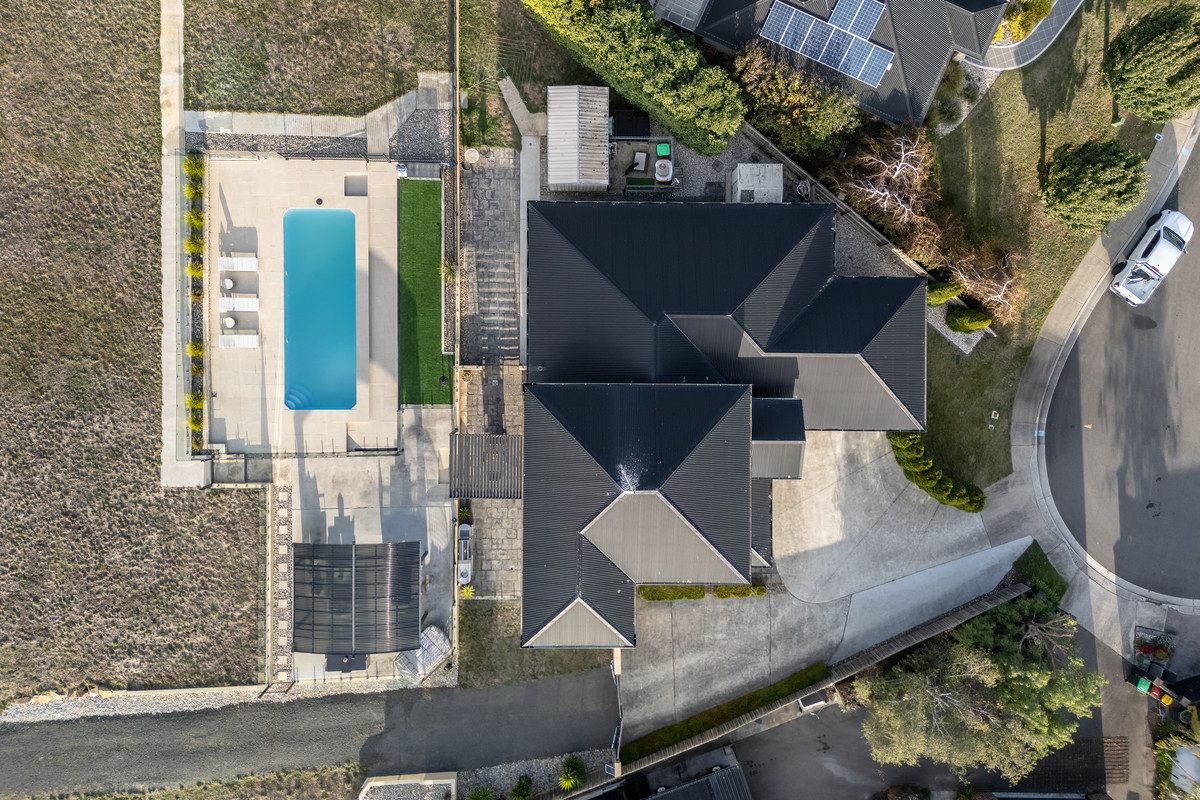 Riverside Lifestyle Retreat | 4 Bedrooms | 2 Bathrooms | 8-Car Garage | Pool | Extensive Shedding