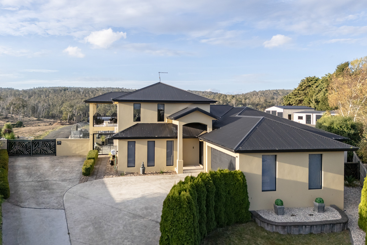 Riverside Lifestyle Retreat | 4 Bedrooms | 2 Bathrooms | 8-Car Garage | Pool | Extensive Shedding