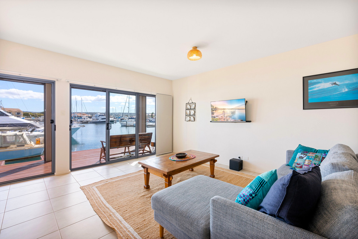 Exceptional Marina Front Living in Lincoln Cove