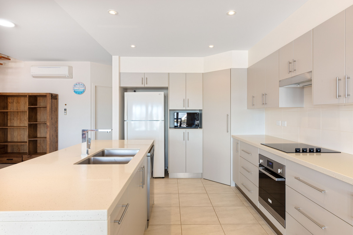 Exceptional Marina Front Living in Lincoln Cove