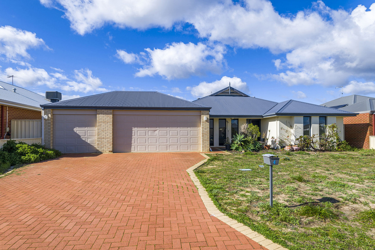 Spacious Coastal Living with Triple Garage