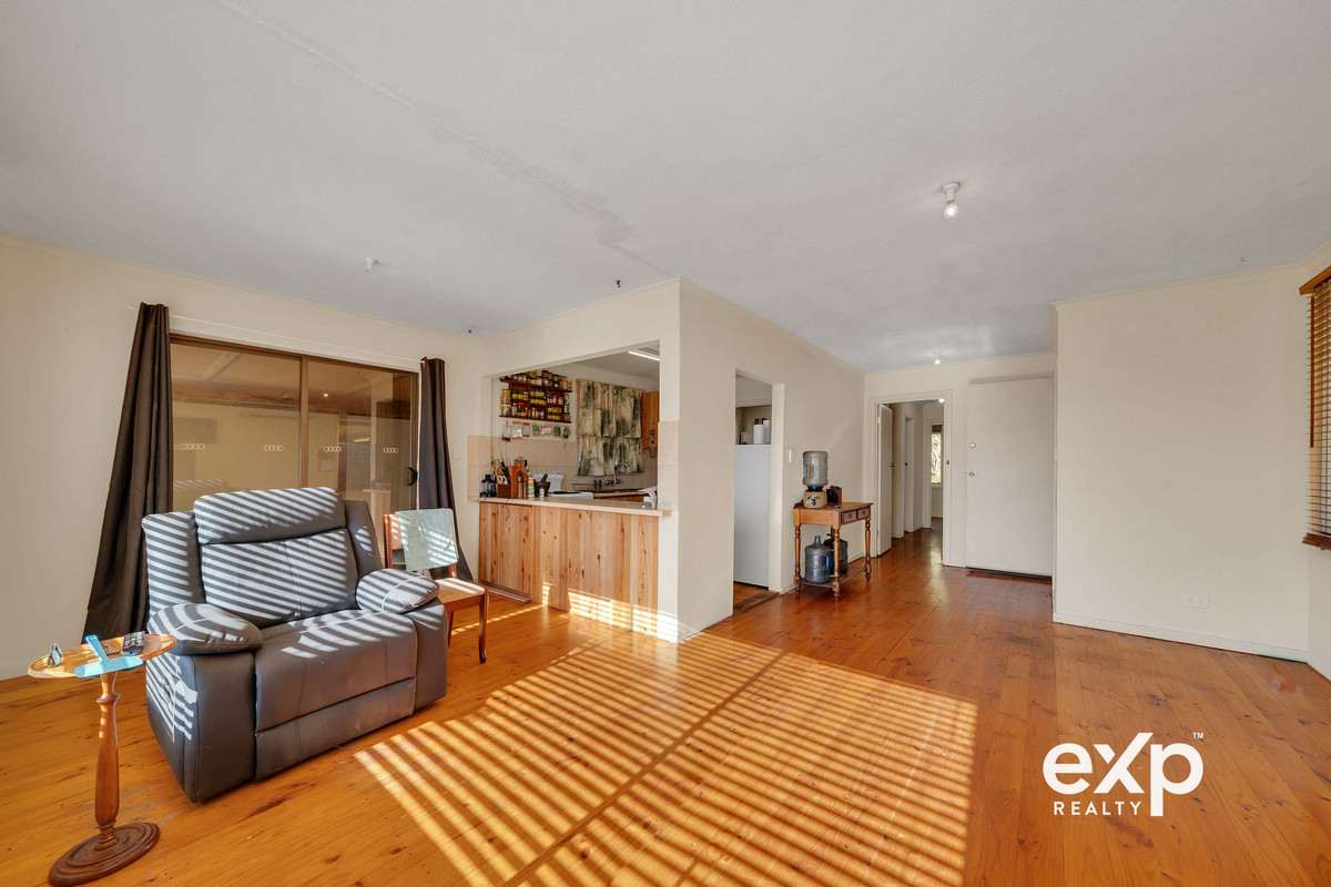Residential for sale in Elizabeth Downs, 44 Woodlands Road, Elizabeth Downs SA 5113, 673 m²