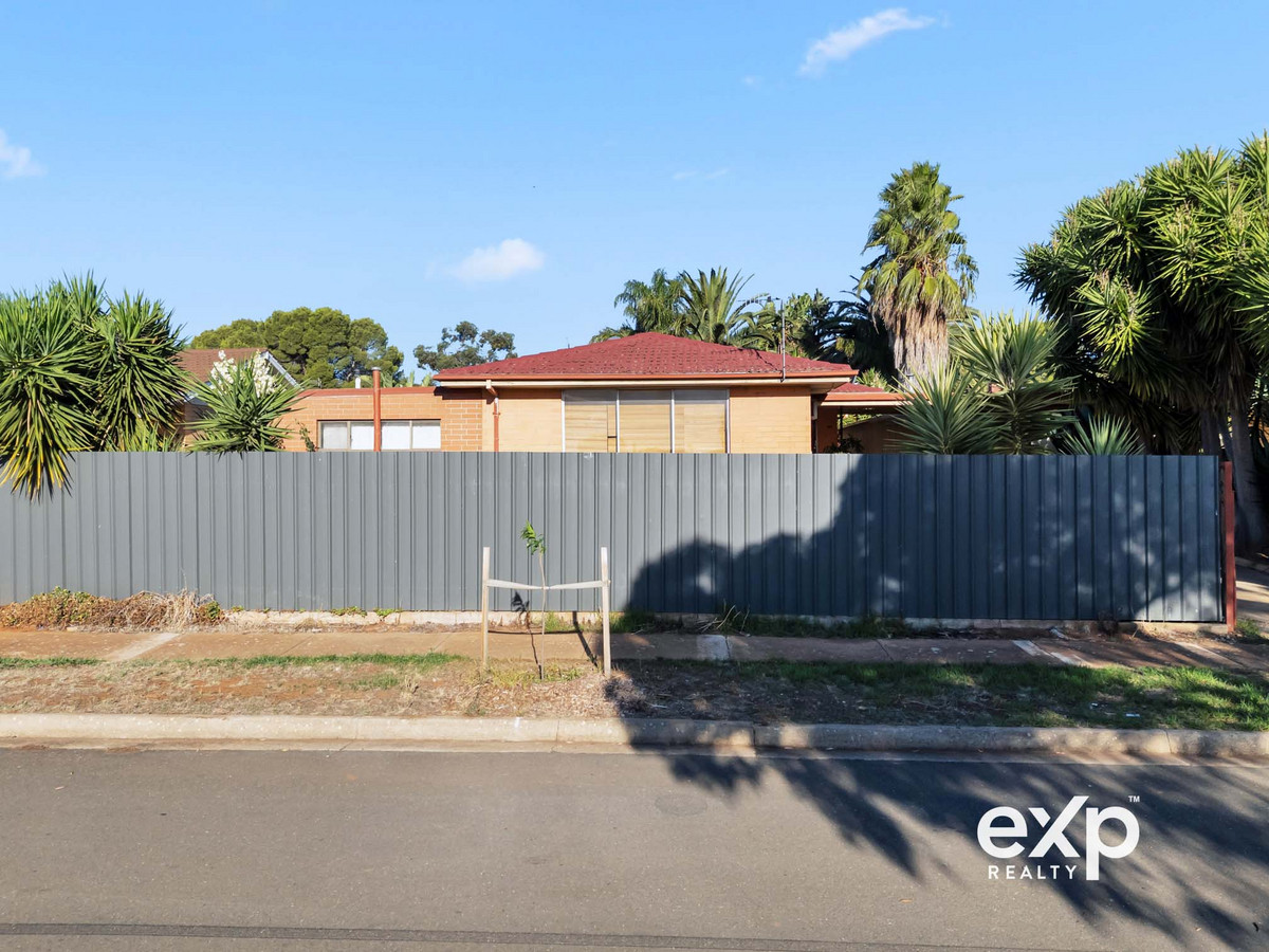 Residential for sale in Elizabeth Downs, 44 Woodlands Road, Elizabeth Downs SA 5113, 673 m²