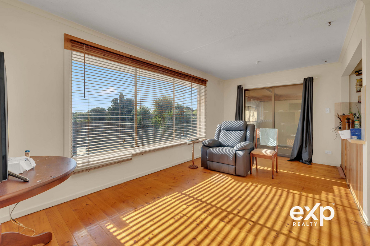 Residential for sale in Elizabeth Downs, 44 Woodlands Road, Elizabeth Downs SA 5113, 673 m²