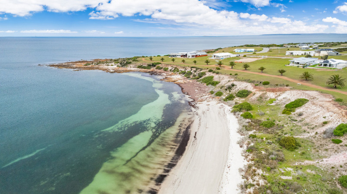 Premium coastal allotment