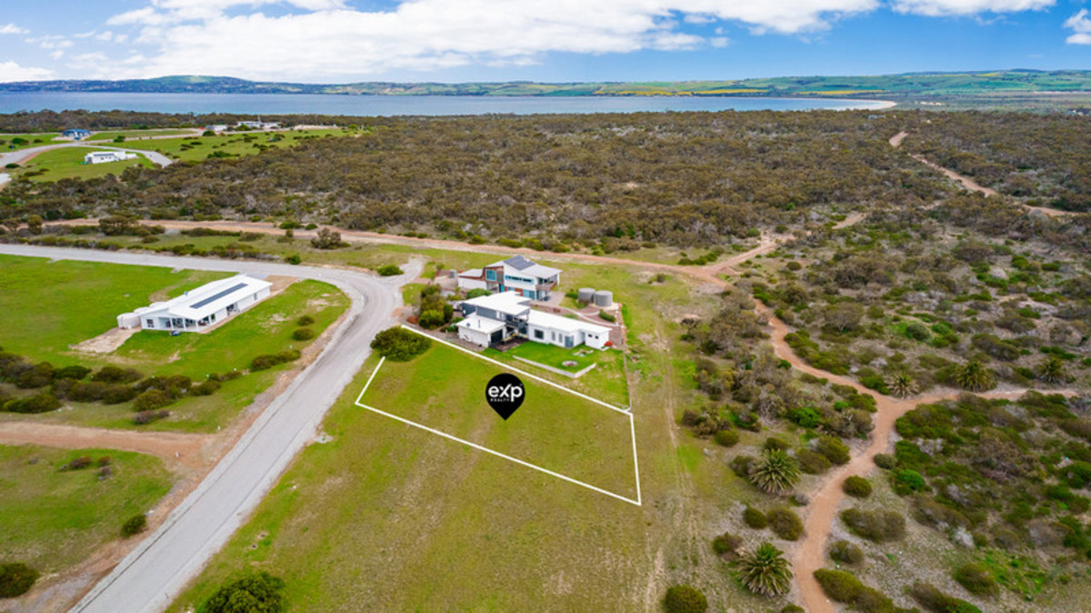 Premium coastal allotment