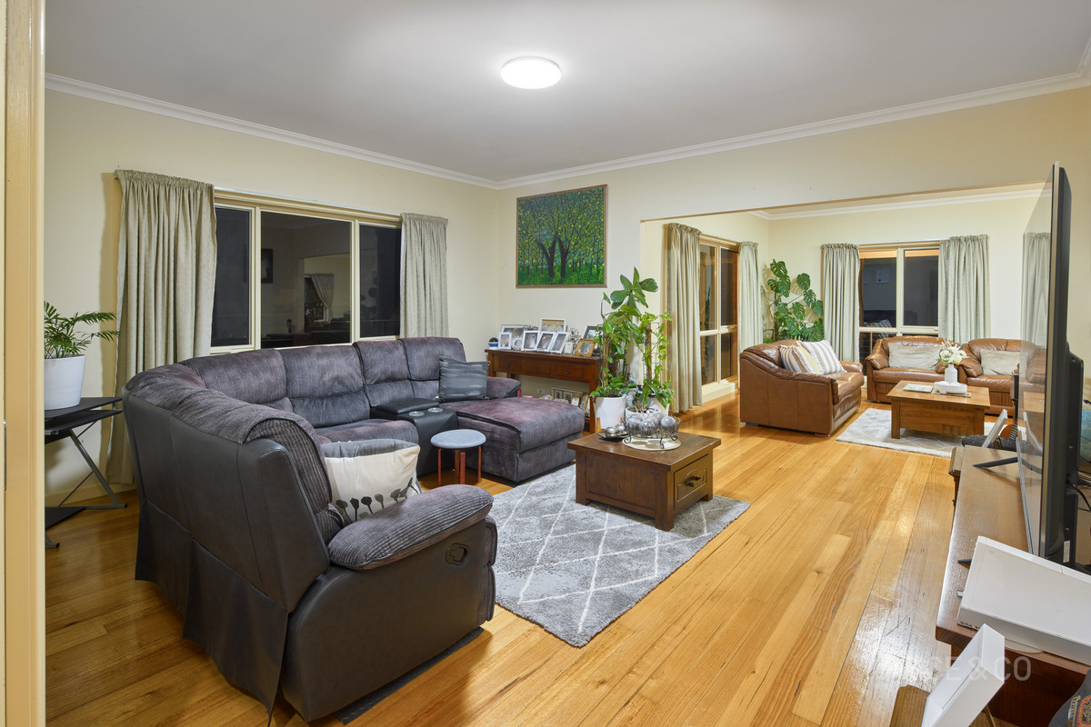 Grand Family Living with Space, Flexibility & ¾ Acre Grounds
