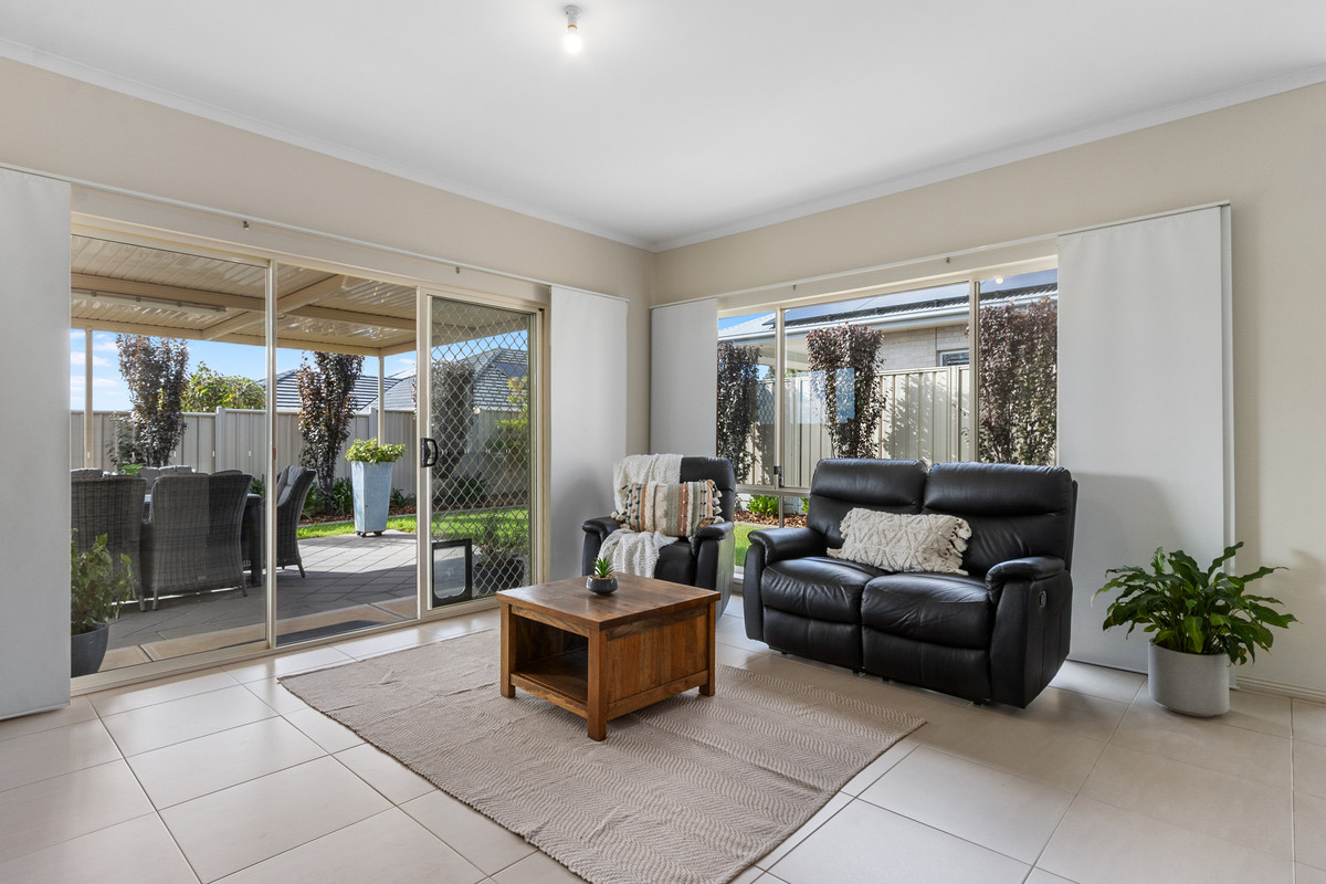 Marina Living with Comfort, Efficiency & Low-Maintenance Appeal