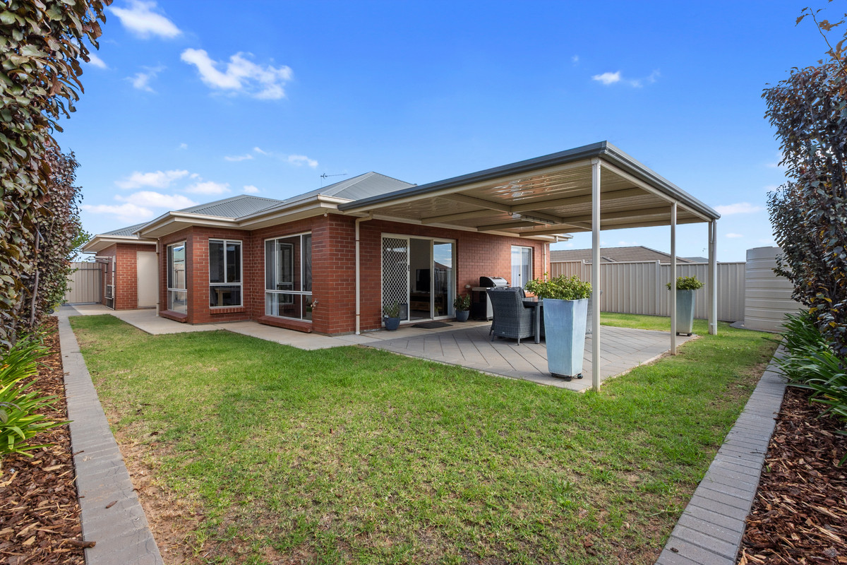 Marina Living with Comfort, Efficiency & Low-Maintenance Appeal