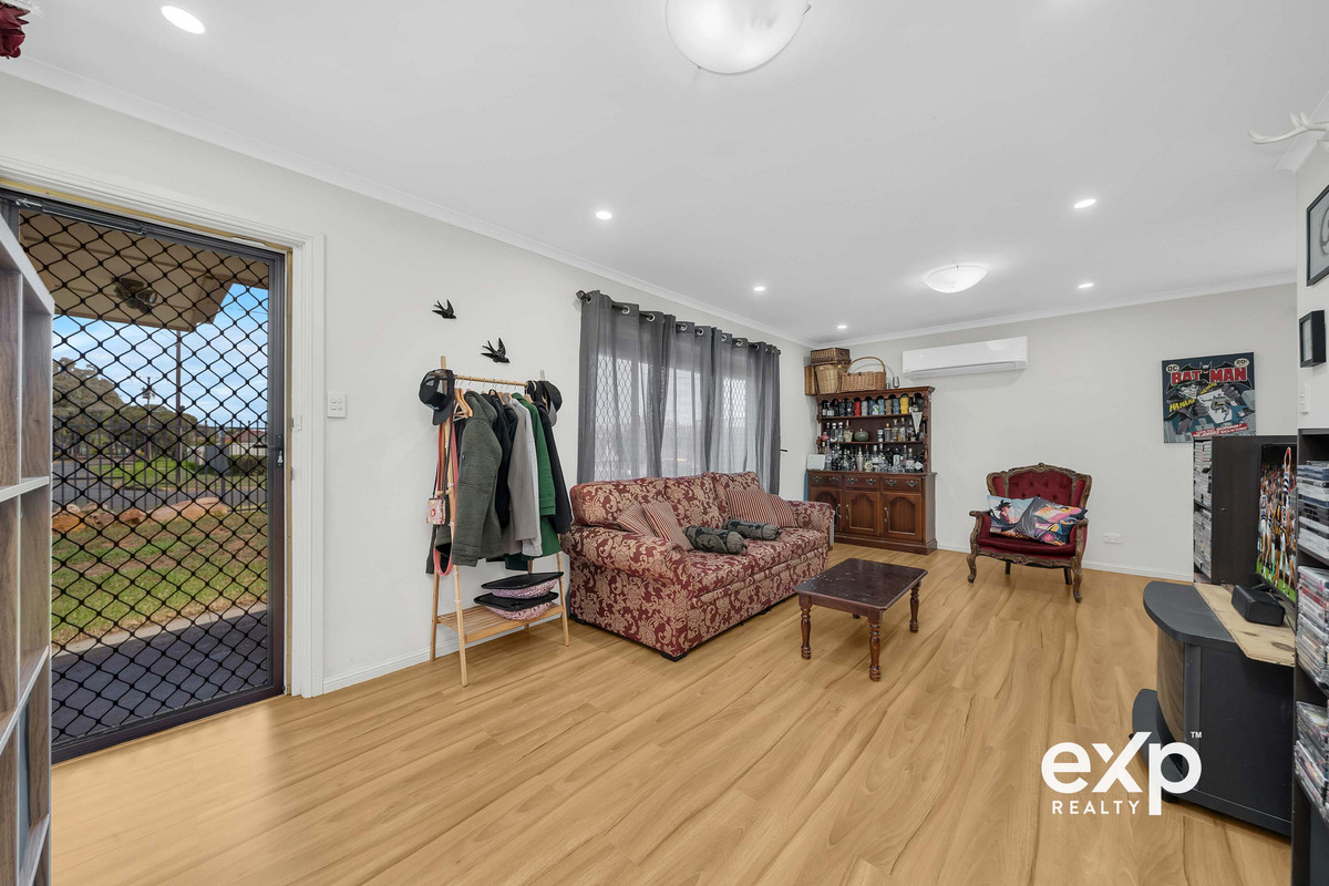 Residential for sale in Parafield Gardens, 14 Joanne Terrace, Parafield Gardens SA 5107, 890 m²