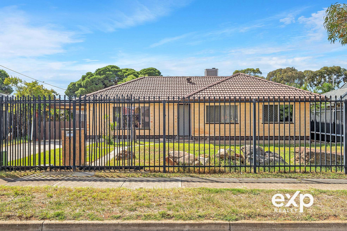 Residential for sale in Parafield Gardens, 14 Joanne Terrace, Parafield Gardens SA 5107, 890 m²
