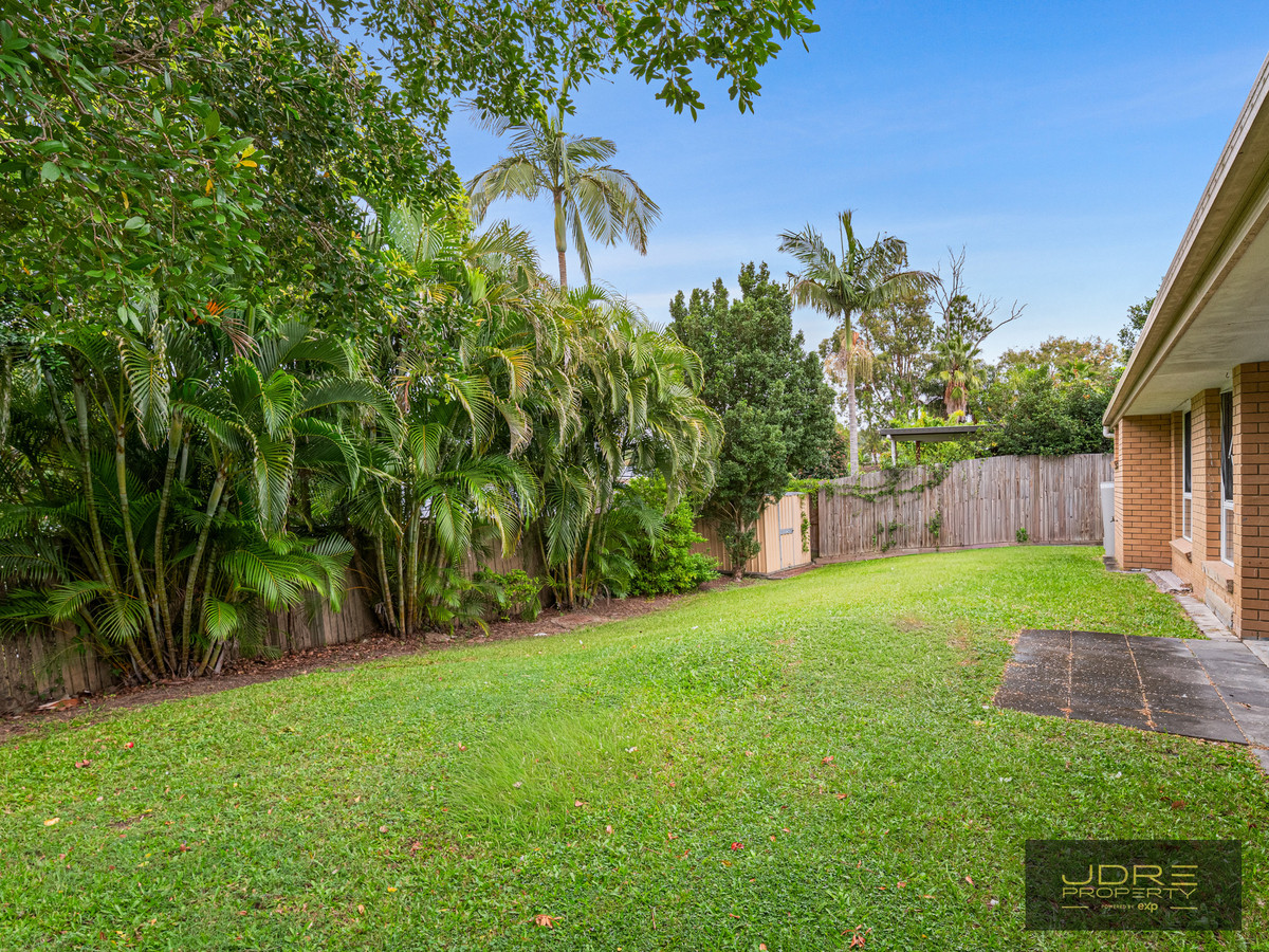 Rare Dual Income or Dual Living Opportunity in Superb Location!