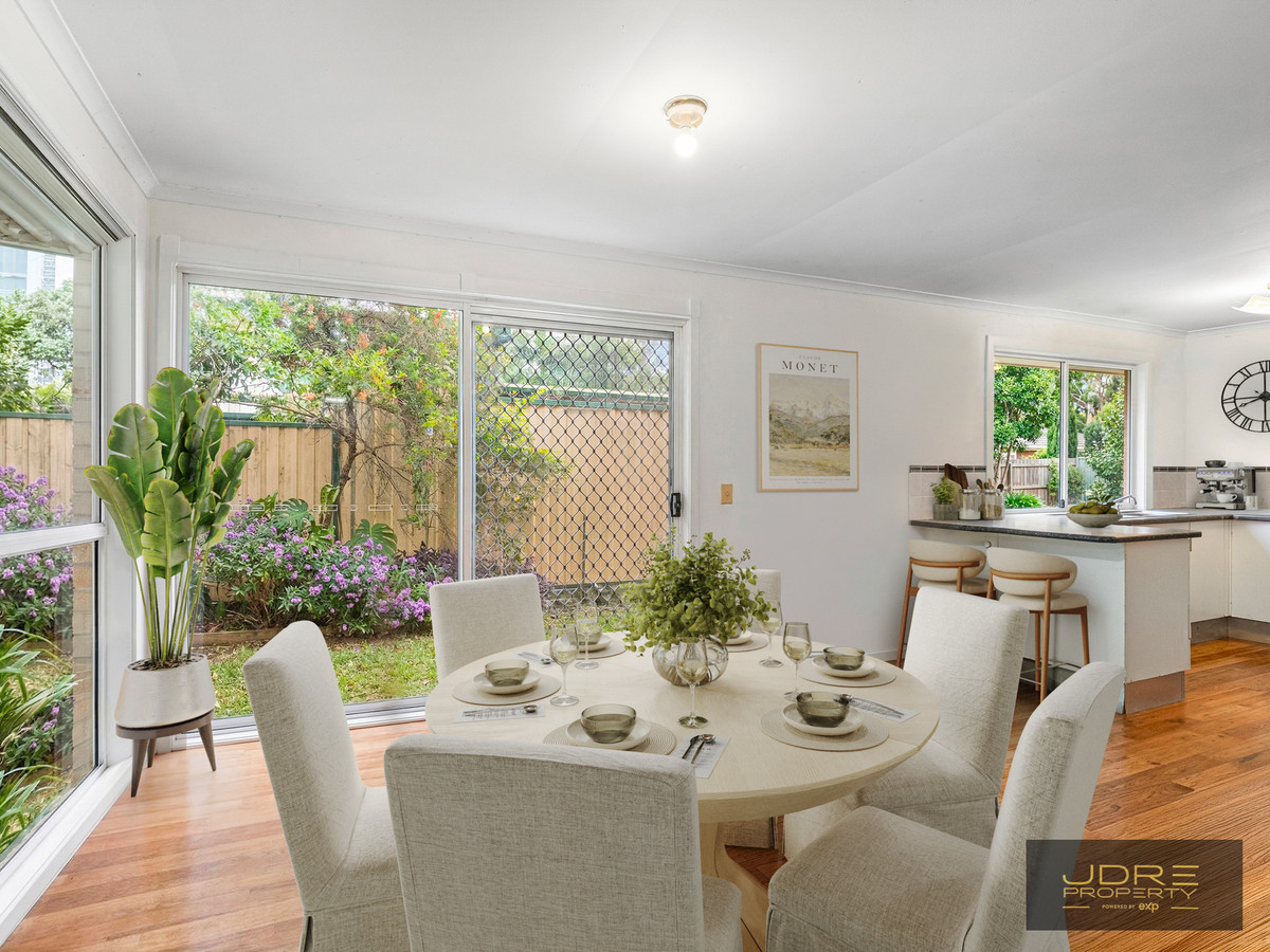 Rare Dual Income or Dual Living Opportunity in Superb Location!