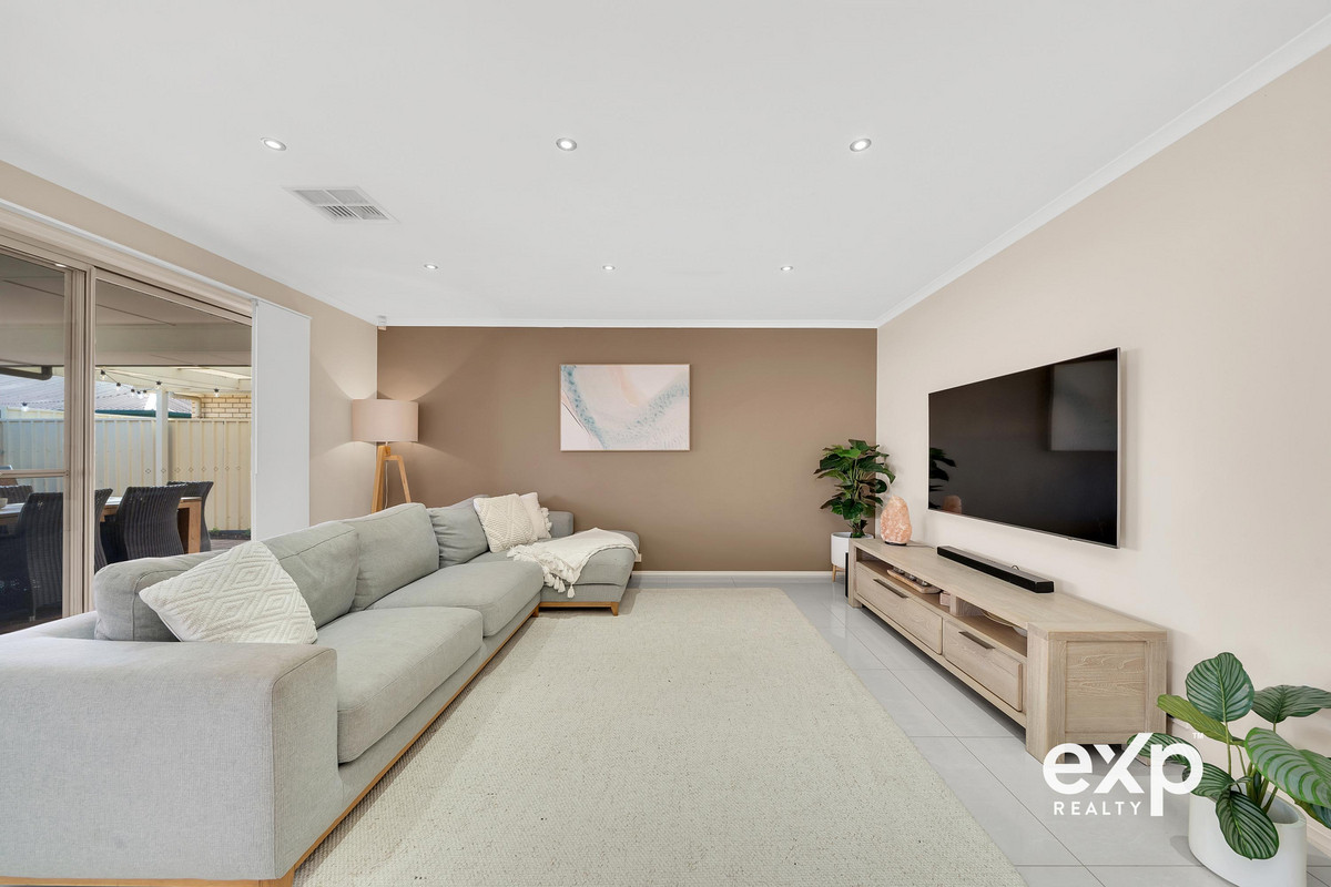 Premium Hamptons Inspired Family Living in a Peaceful Court Setting