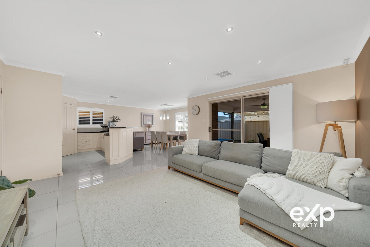 Premium Hamptons Inspired Family Living in a Peaceful Court Setting