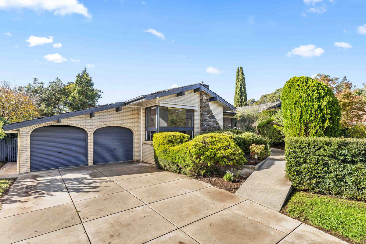 Family Living on 1,151sqm Approx. with Pool, Solar & Future Potential