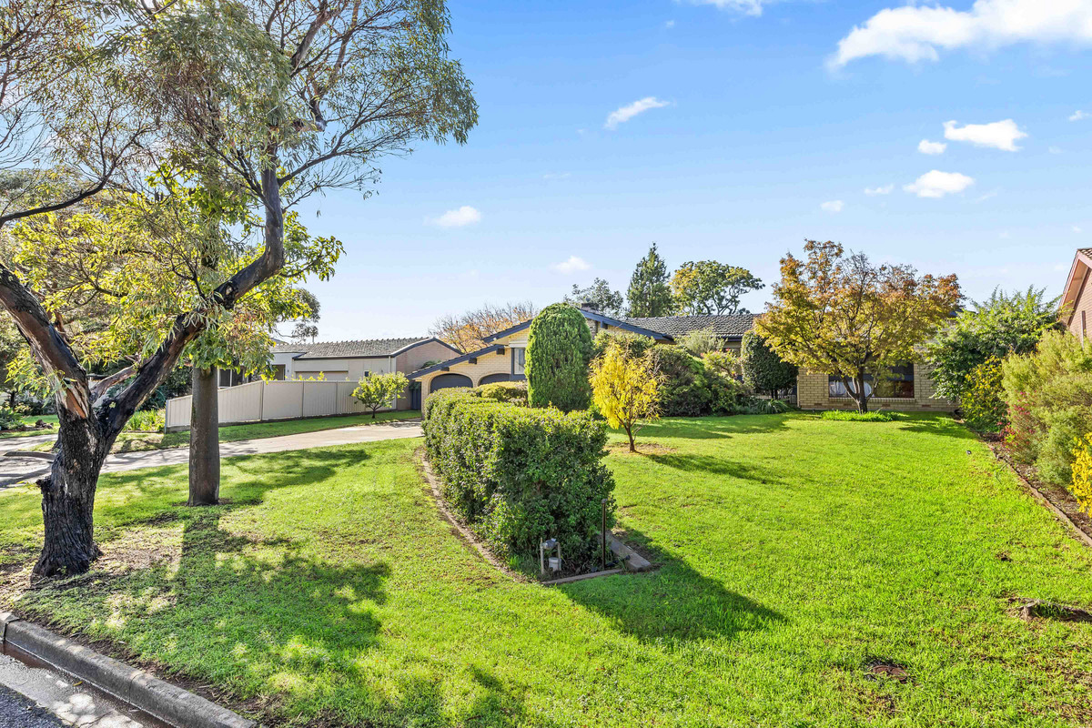 Family Living on 1,151sqm Approx. with Pool, Solar & Future Potential