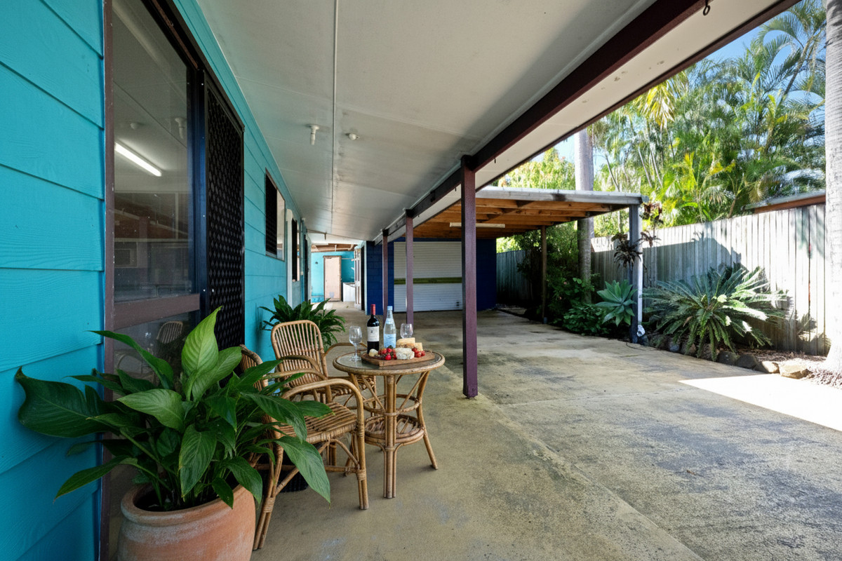 Beach House + Self-Contained Granny Flat | 701m² | Walk to Lamberts Beach