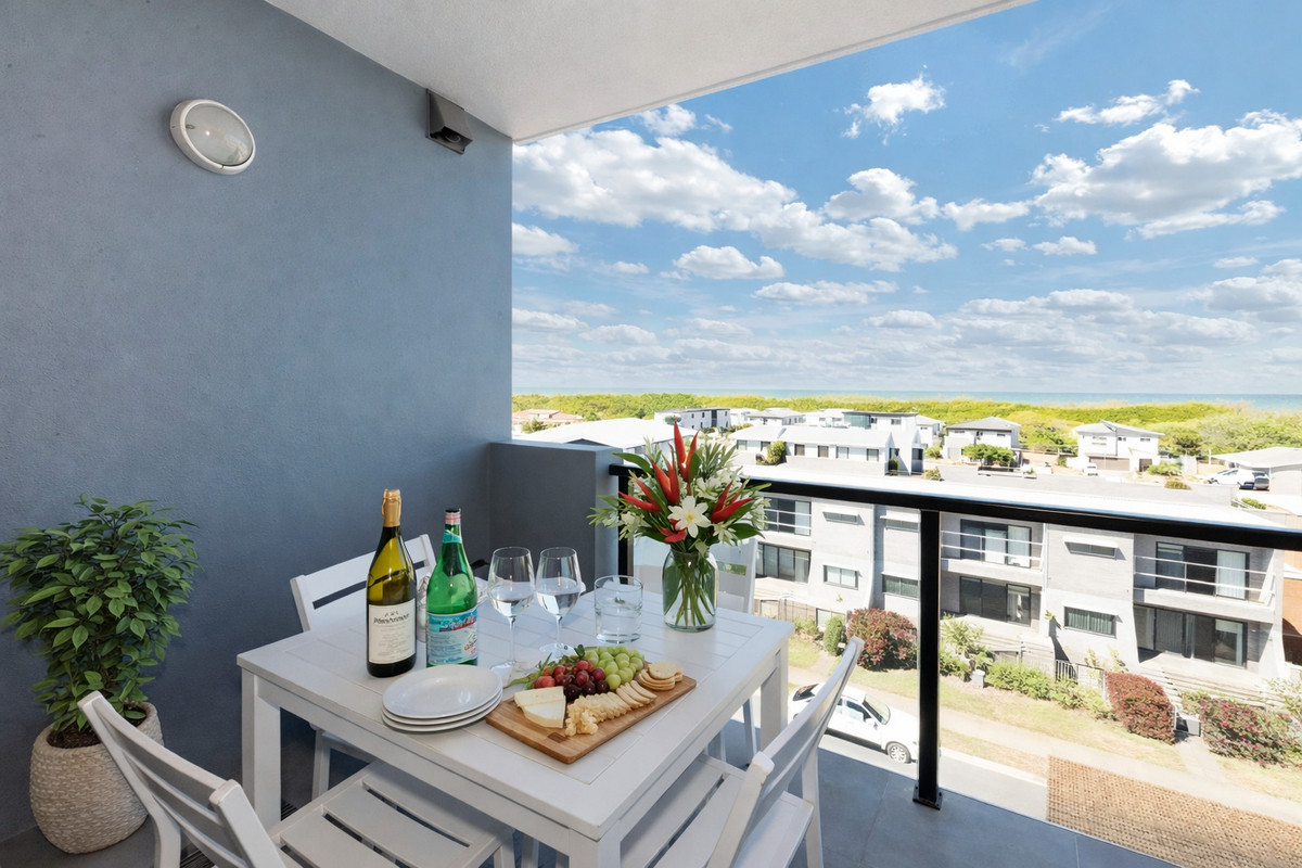 Cosy Furnished Apartment with Balcony & Seaview