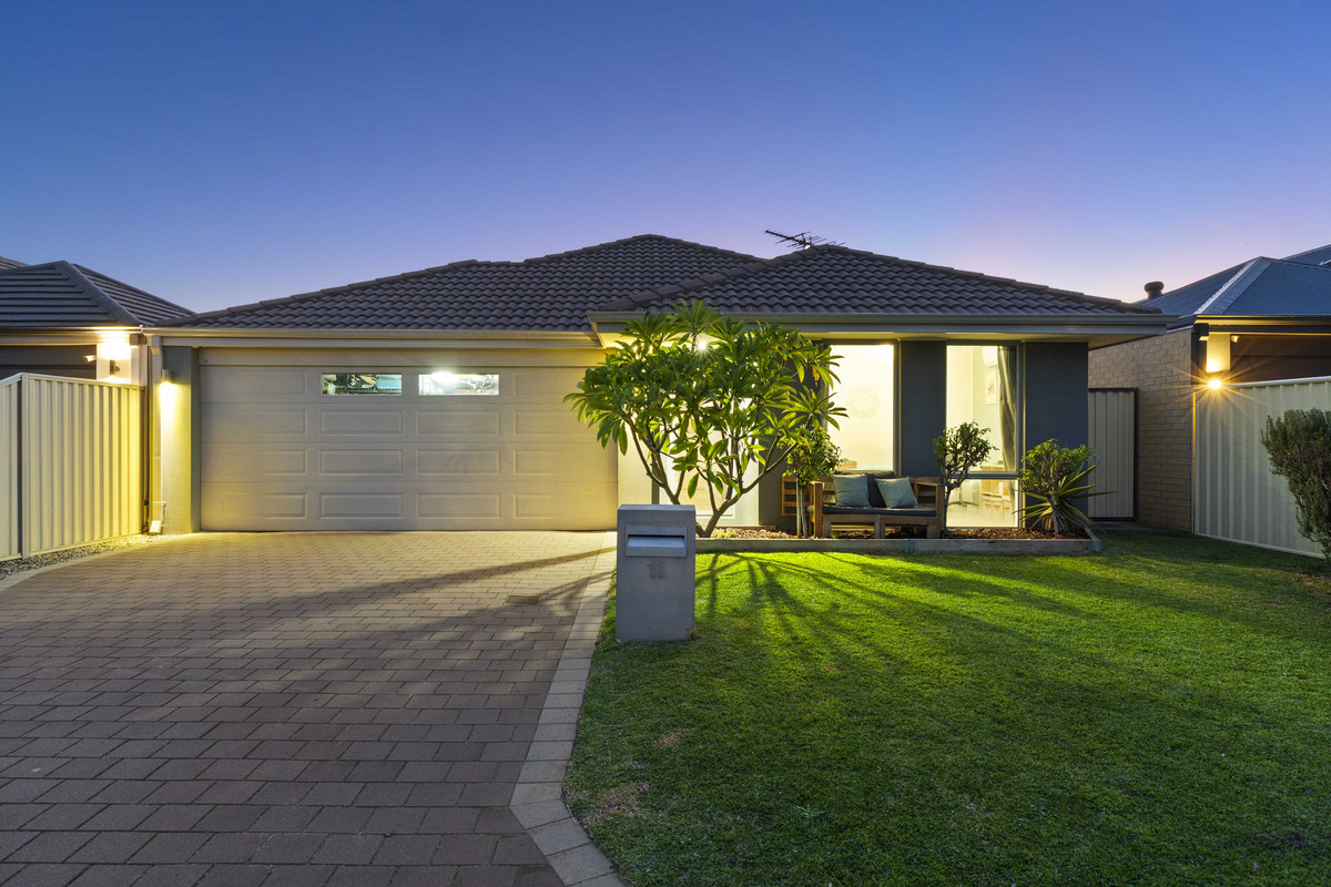 Park Across The Road. Pool Out The Back. This Is Low Maintenance, High Lifestyle Living.