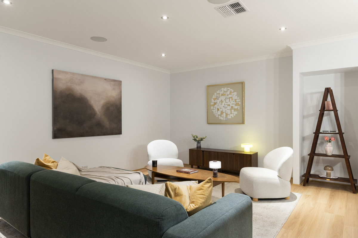 Under Offer with Naomi