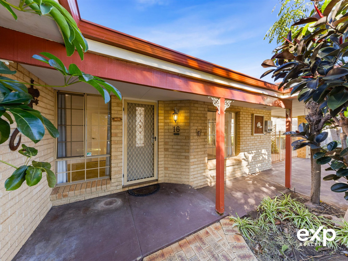 Relaxed Family Living in a Peaceful Pocket – Large Block, Perfect Location = Aussie Dream