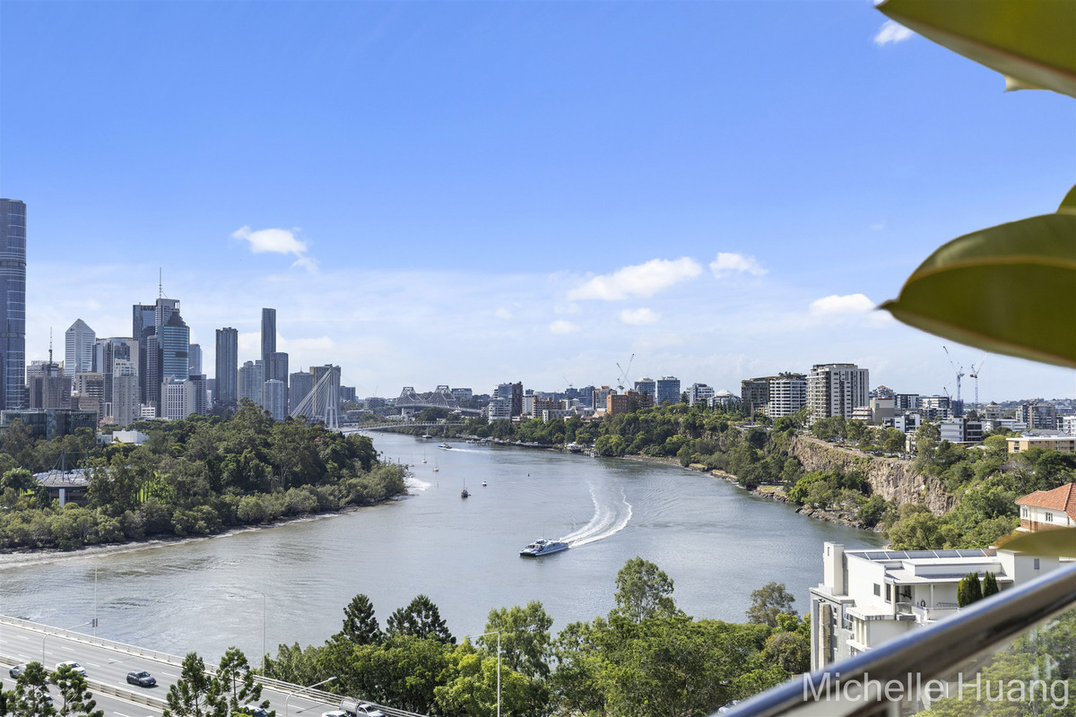 Stunning Story Bridge & River Views!