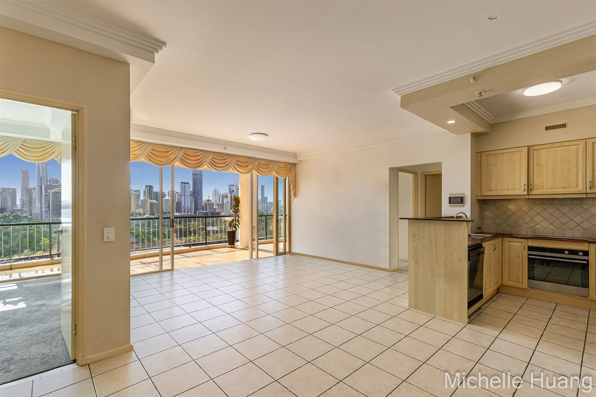 Stunning Story Bridge & River Views!
