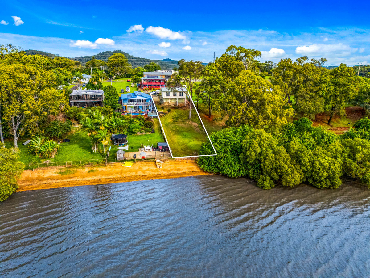 Absolute Waterfront – Space, Privacy & Untapped Potential
