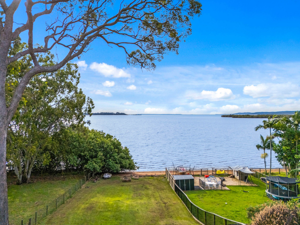 Absolute Waterfront – Space, Privacy & Untapped Potential