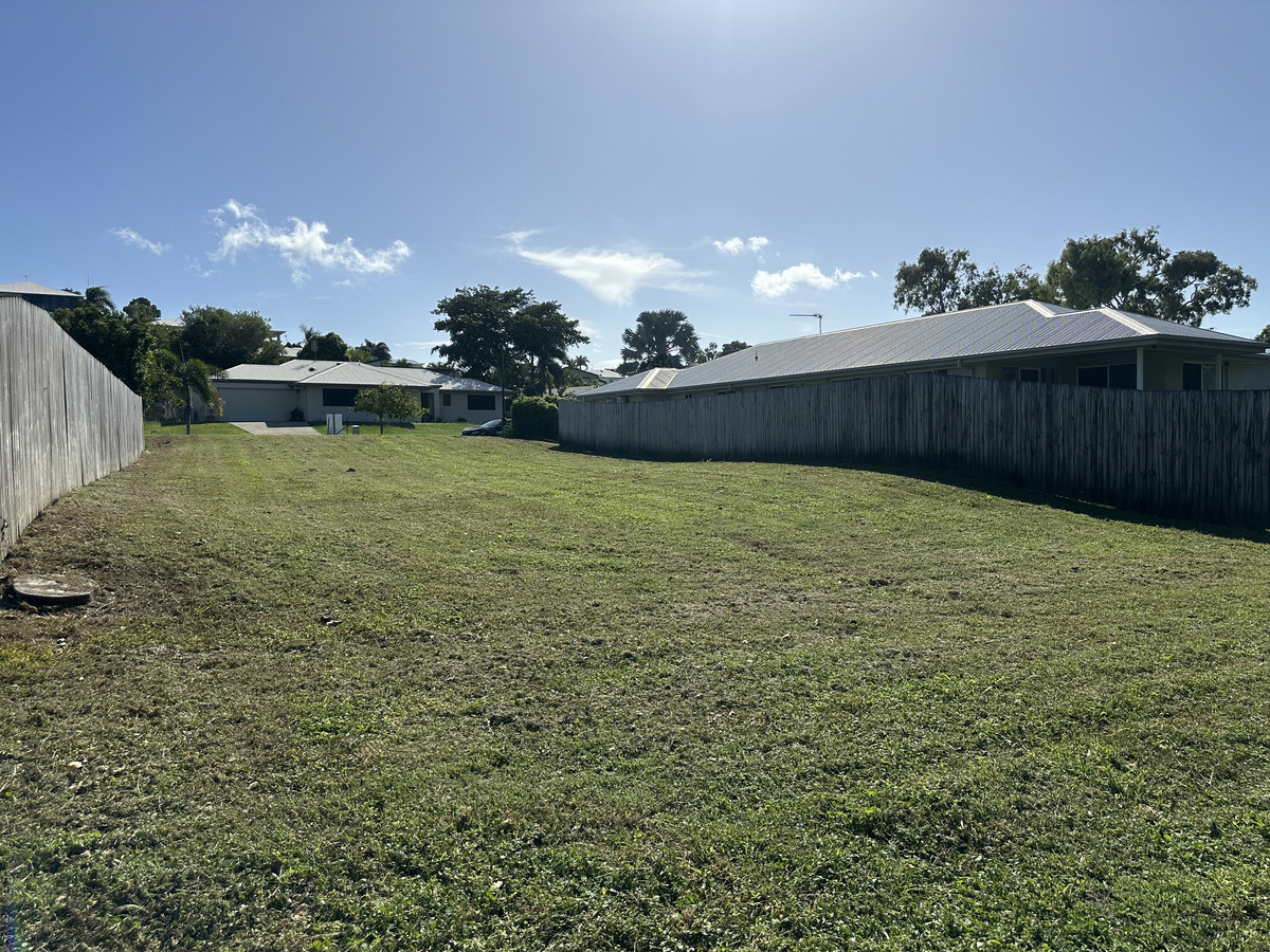 Prime Eimeo Land: Beach Lover's Dream on 965sm block