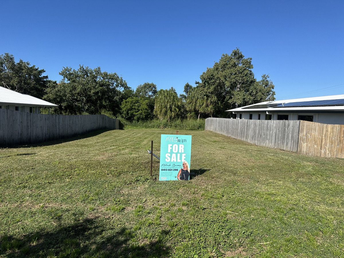 Prime Eimeo Land: Beach Lover's Dream on 965sm block