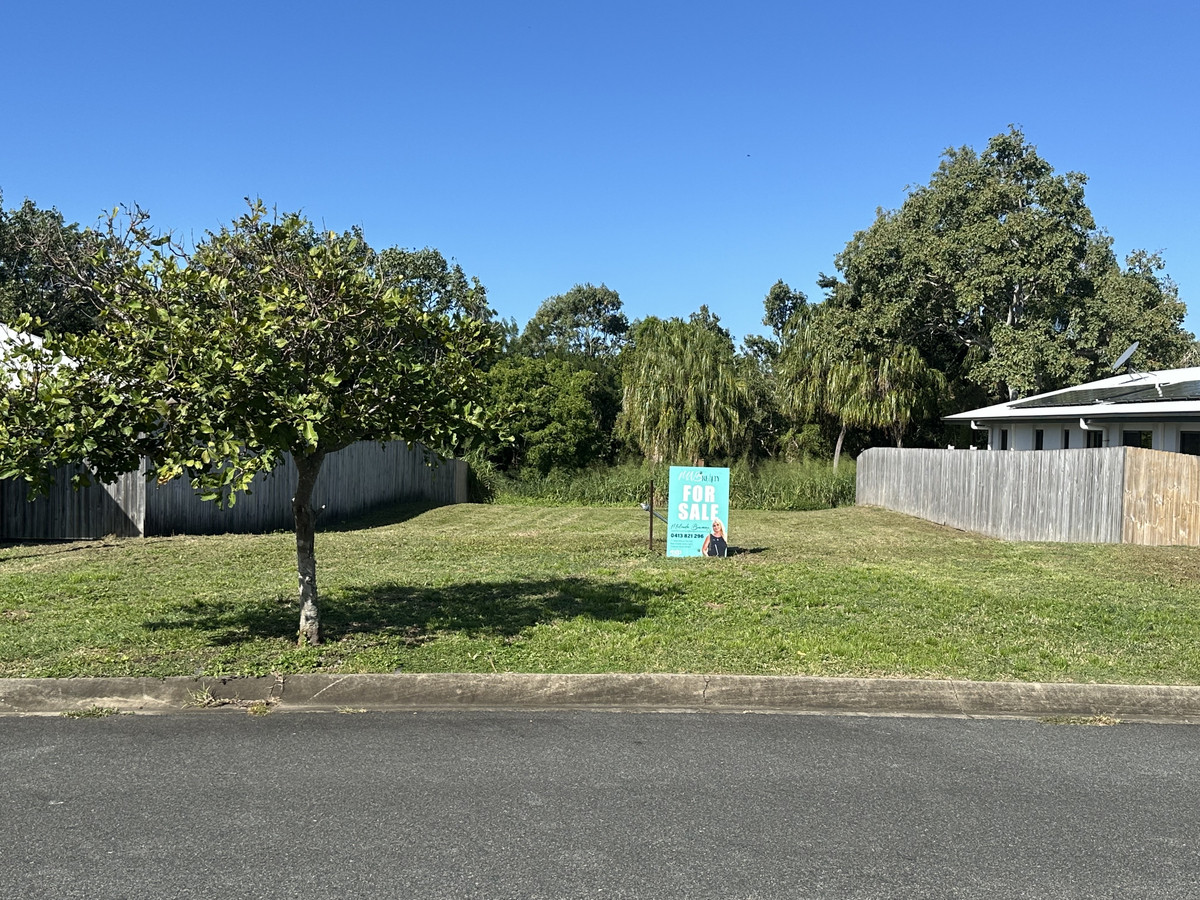 Prime Eimeo Land: Beach Lover's Dream on 965sm block