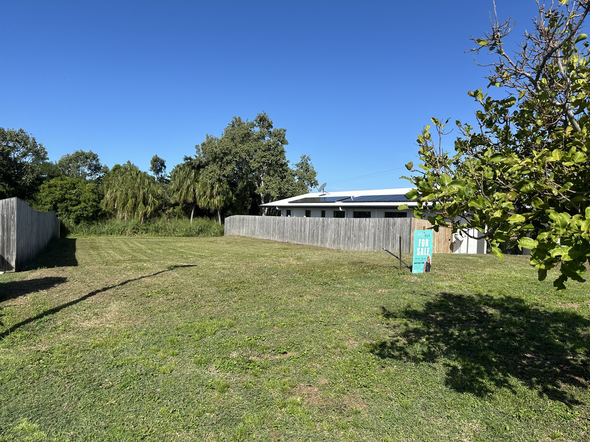 Prime Eimeo Land: Beach Lover's Dream on 965sm block