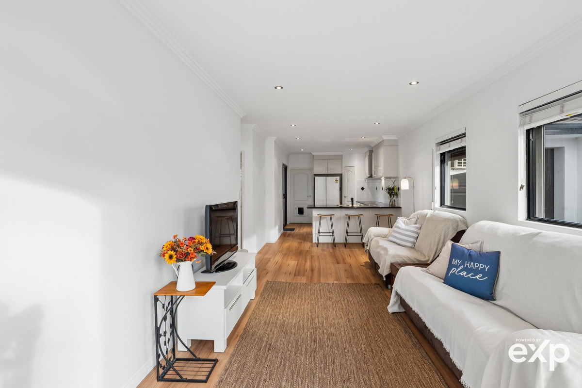 UNDER OFFER - Perfect 1st home or Investors delight!