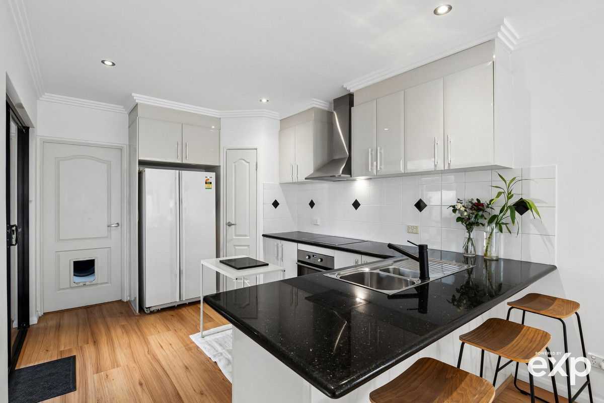 UNDER OFFER - Perfect 1st home or Investors delight!