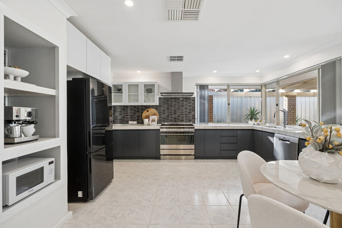 18 Pondana Mews