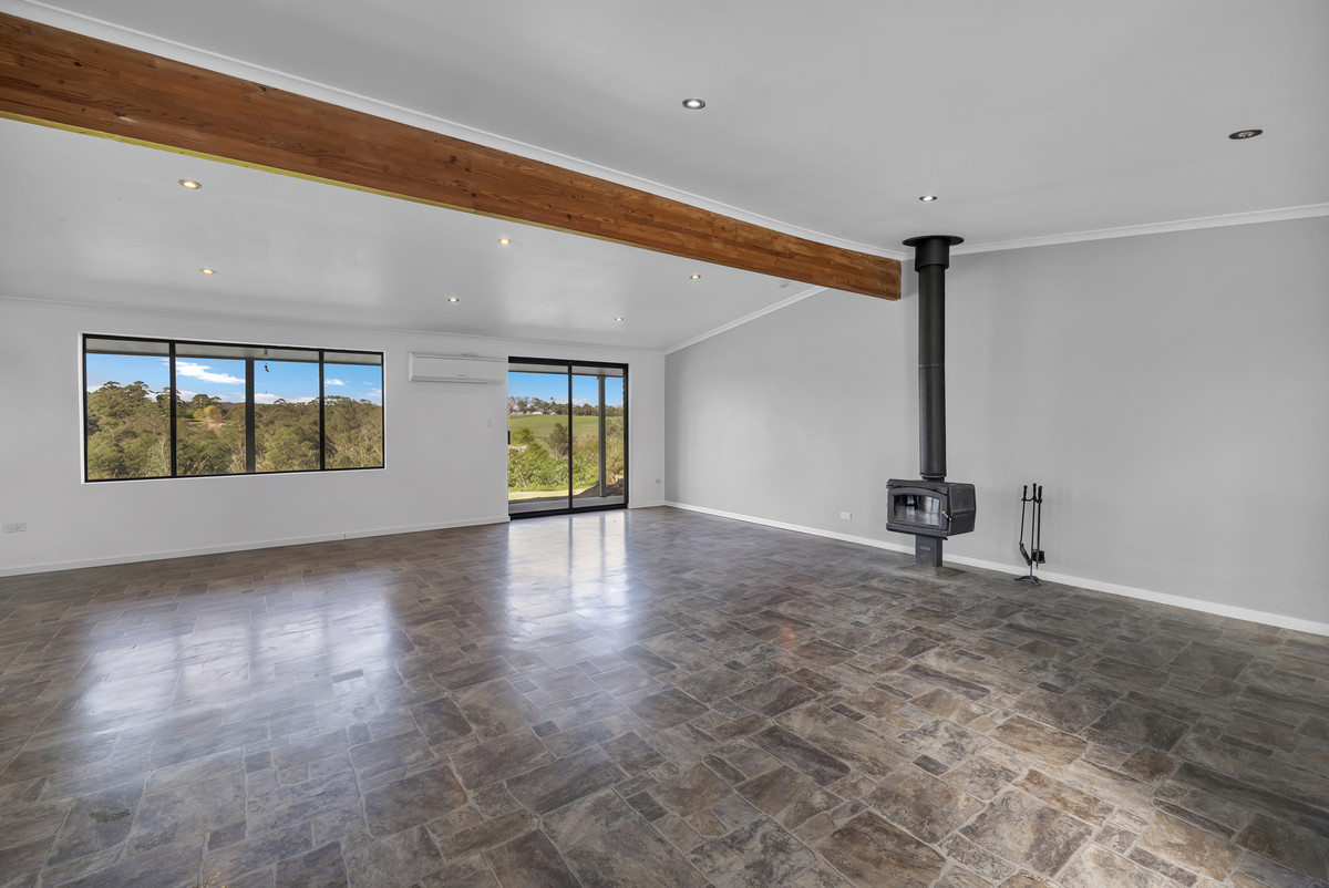 Jindivick Lifestyle Property with River Frontage & Stunning Views