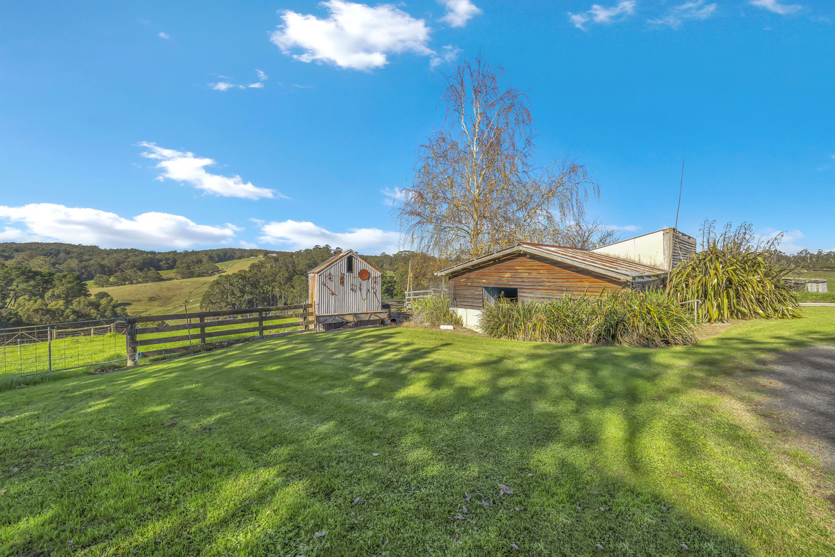 Jindivick Lifestyle Property with River Frontage & Stunning Views